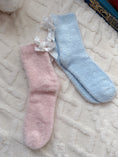 Load image into Gallery viewer, Fluffy Double Bow Socks