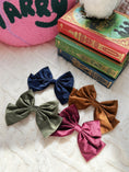 Load image into Gallery viewer, Velvet House Hairbow (Fall Version)